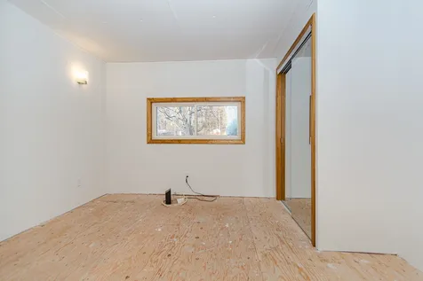 15 Bangor Street Nashua NH 03063