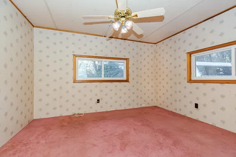 15 Bangor Street Nashua NH 03063