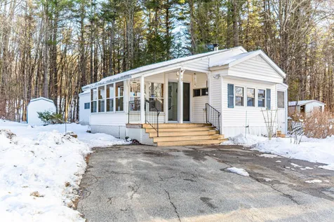 15 Bangor Street Nashua NH 03063