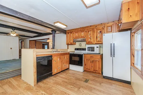 15 Bangor Street Nashua NH 03063