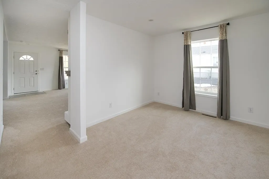 17 Sharon Way Fremont NH 03044