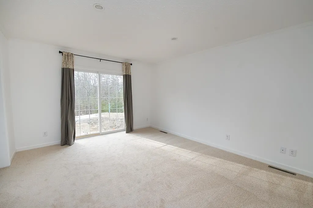 17 Sharon Way Fremont NH 03044