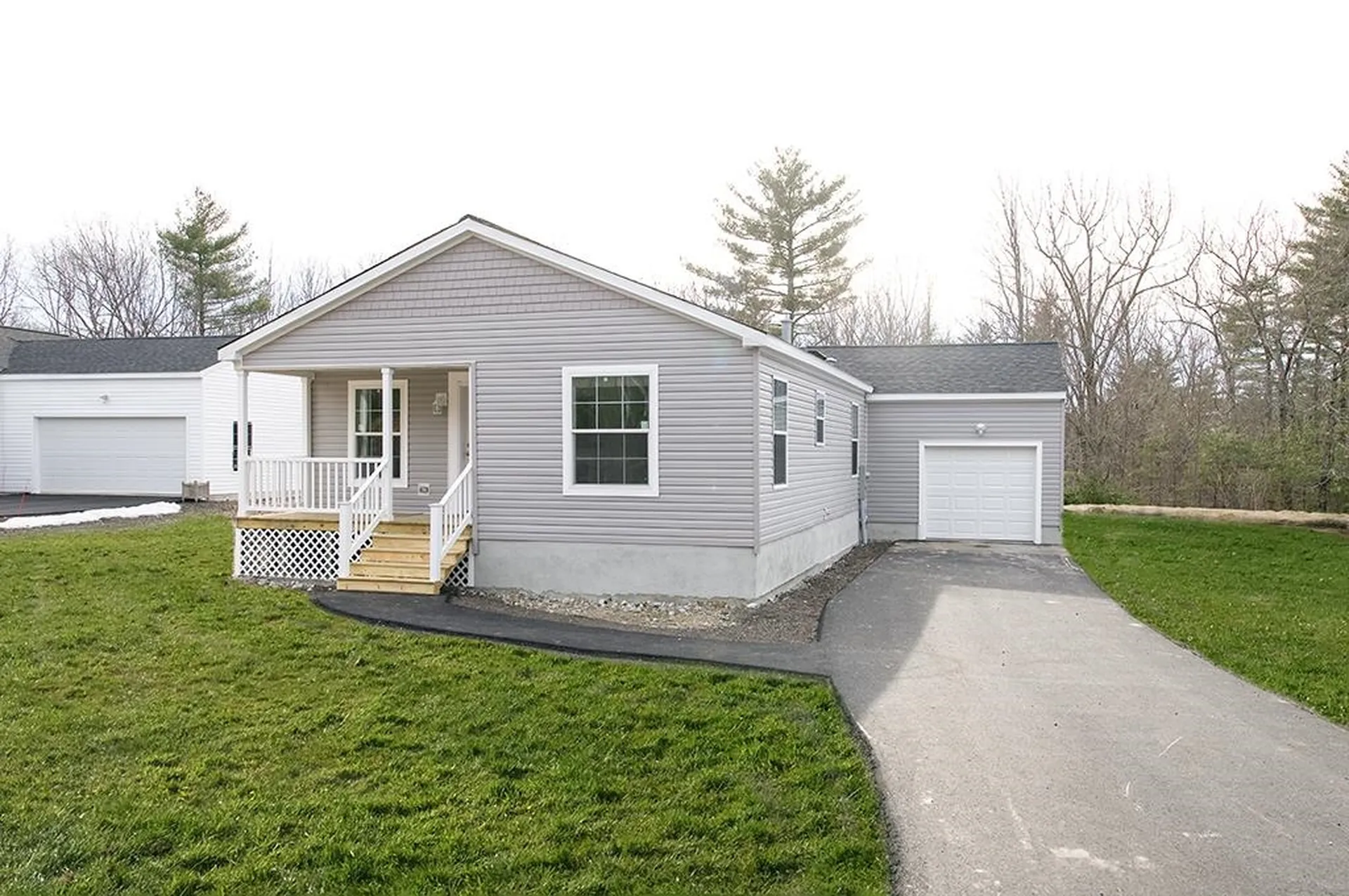 17 Sharon Way Fremont NH 03044