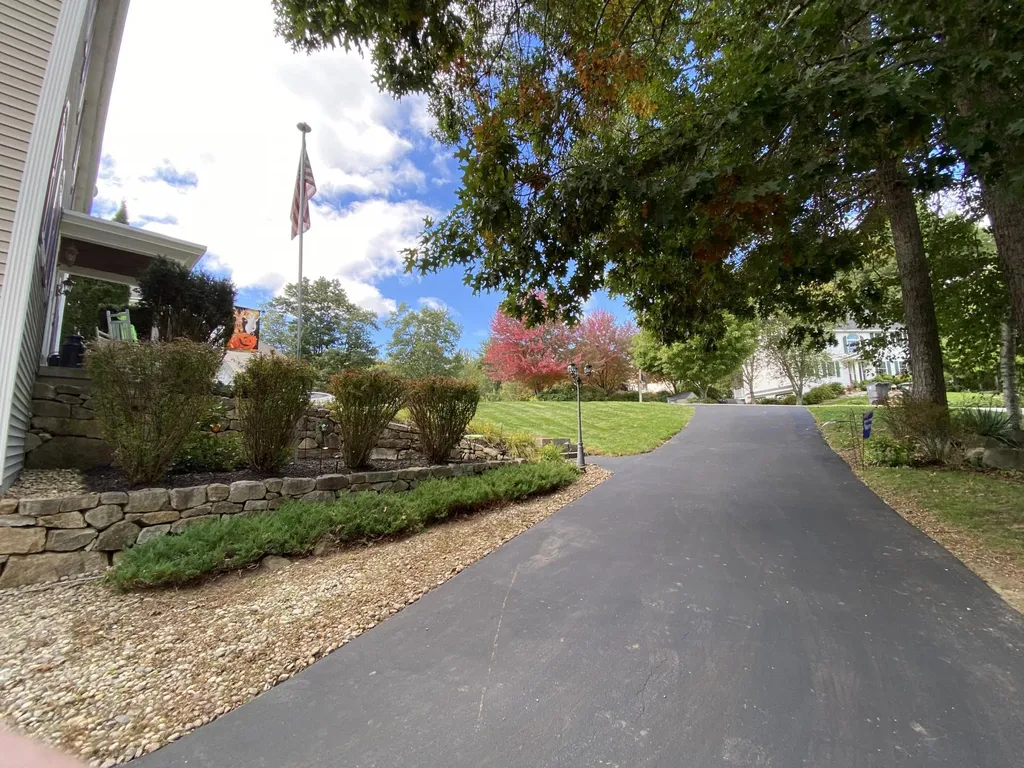 34 Trent Road Hooksett NH 03106