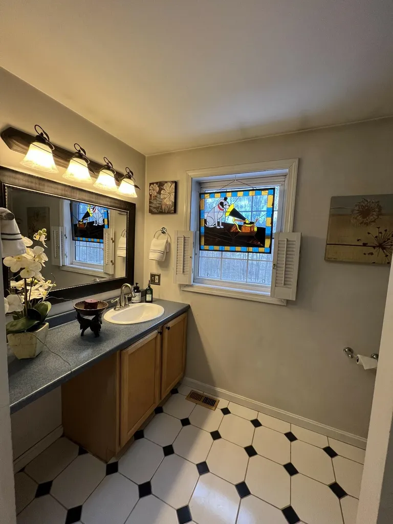 34 Trent Road Hooksett NH 03106