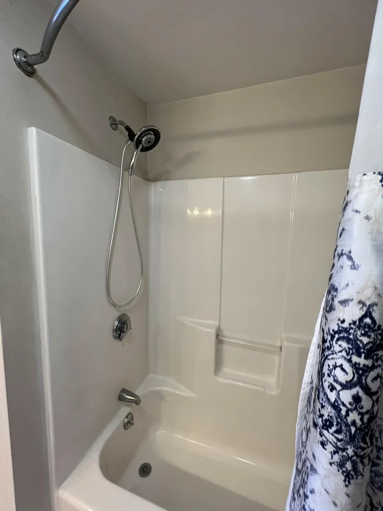 34 Trent Road Hooksett NH 03106