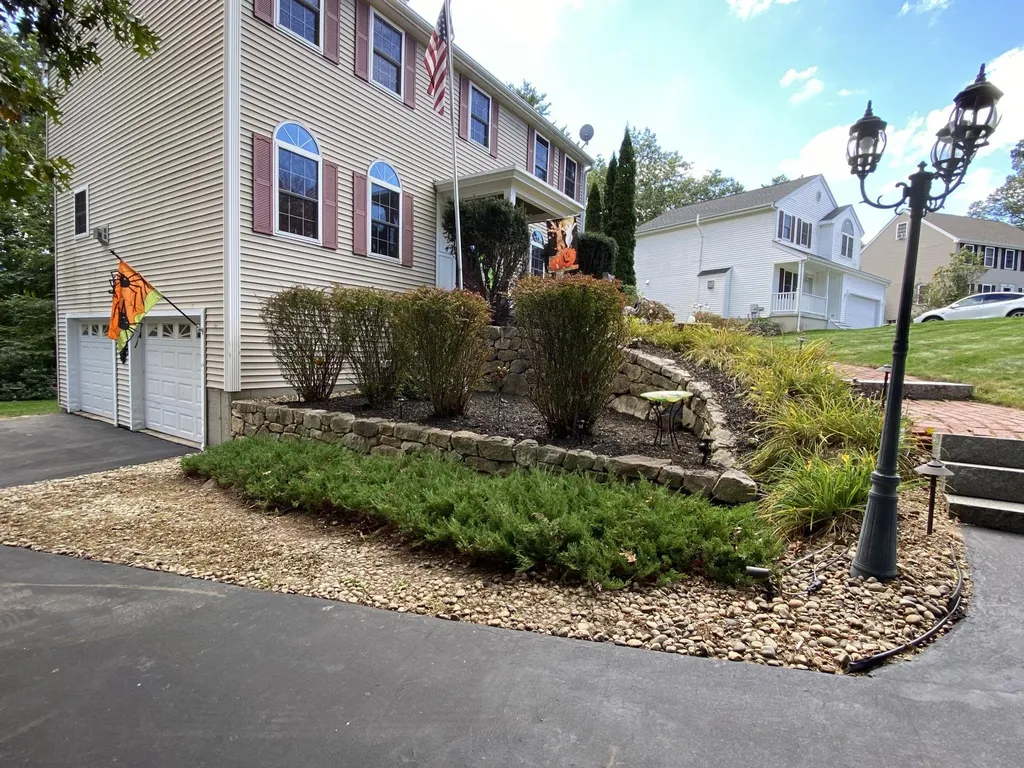 34 Trent Road Hooksett NH 03106