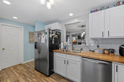 62 Collins Landing Road Weare NH 03281