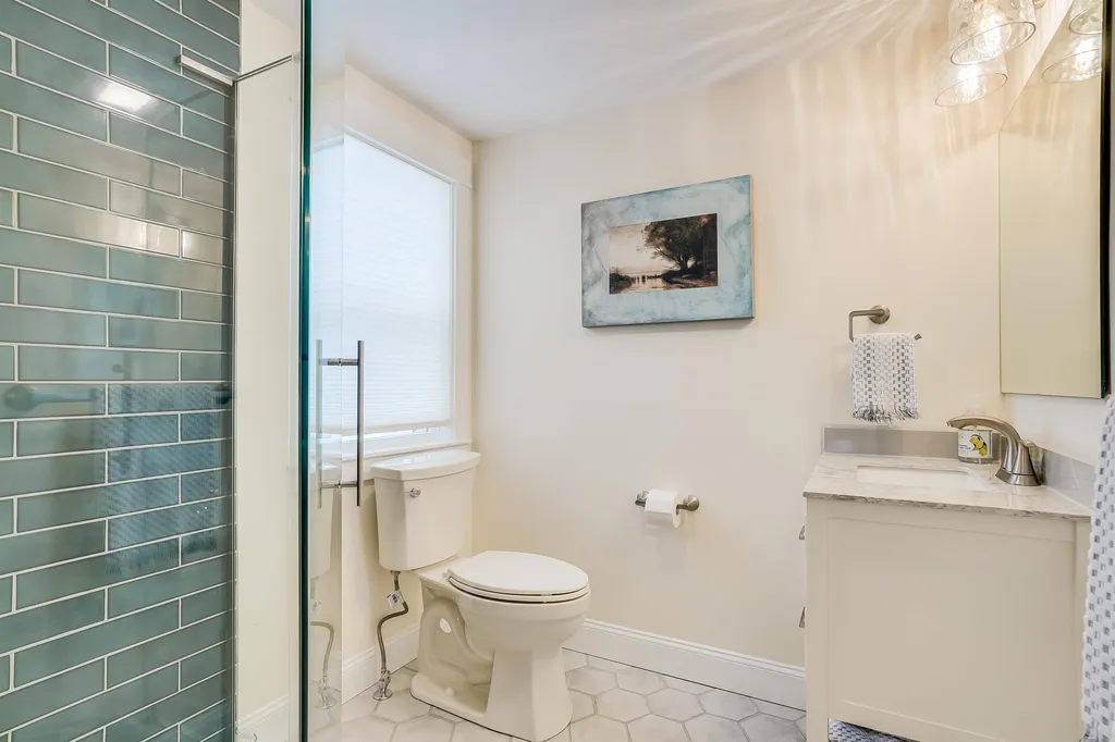 13 Cedar Street Newmarket NH 03857