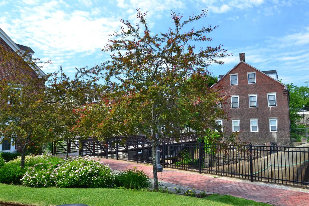 13 Cedar Street Newmarket NH 03857