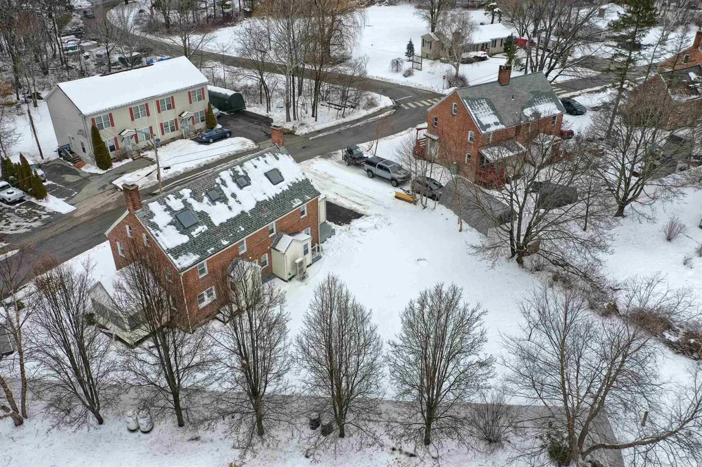 13 Cedar Street Newmarket NH 03857