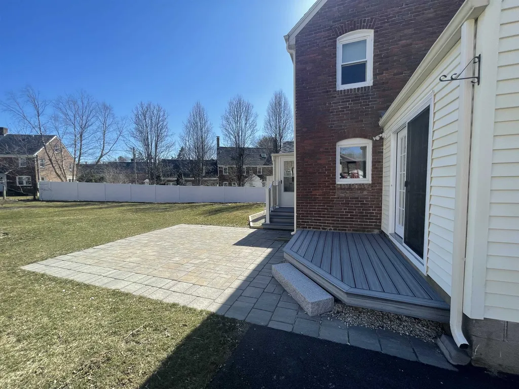 13 Cedar Street Newmarket NH 03857
