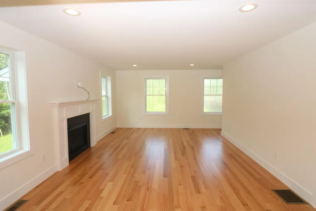 4 Bryson Lane Lee NH 03861
