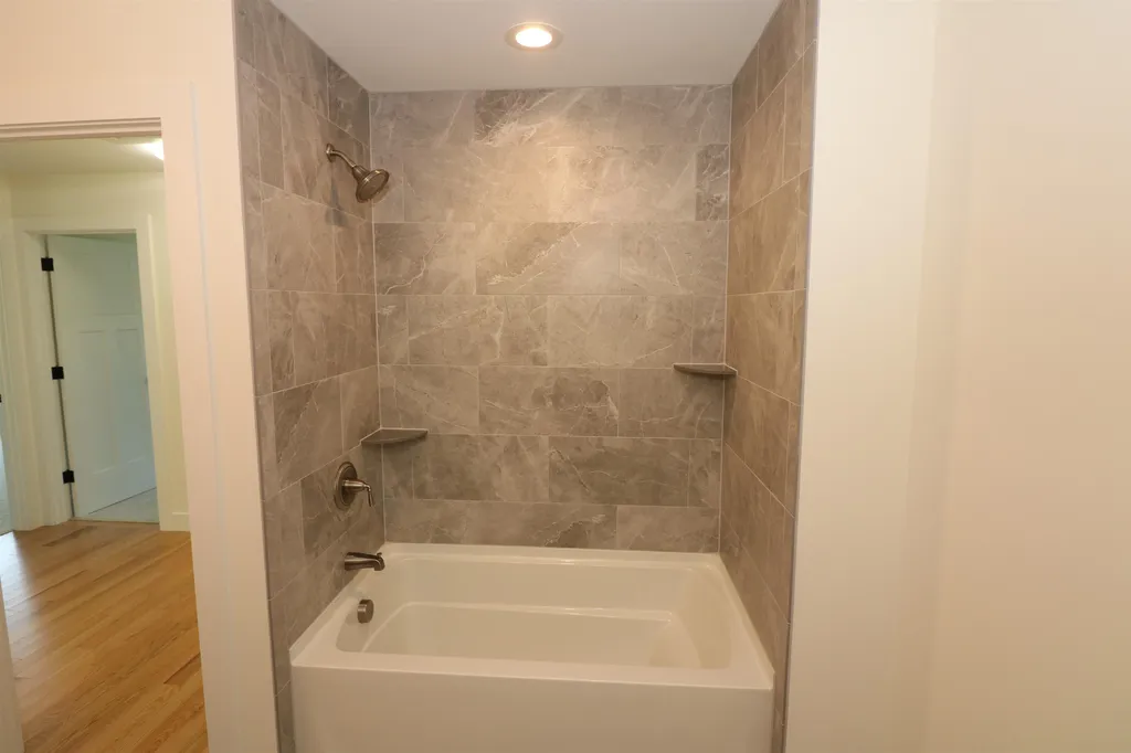 4 Bryson Lane Lee NH 03861