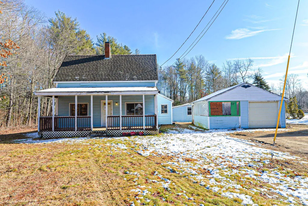 14 Chester Road Raymond NH 03077