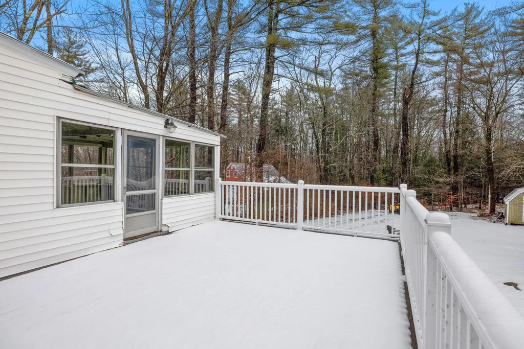35 Logging Hill Road Bow NH 03304
