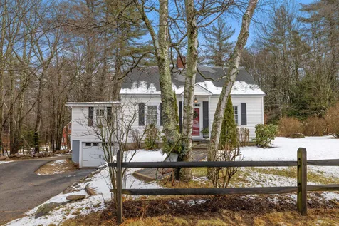 35 Logging Hill Road Bow NH 03304