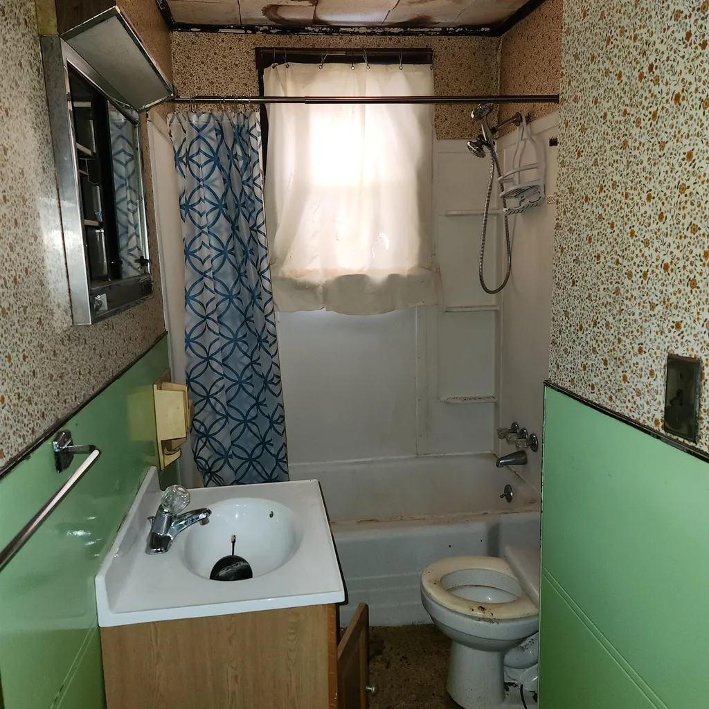 668 Cheshire Street Berlin NH 03570
