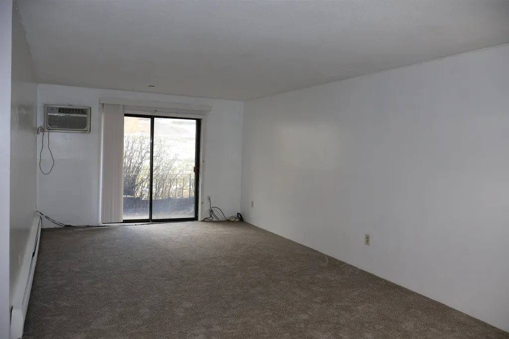 124 Mammoth Road Hooksett NH 03106
