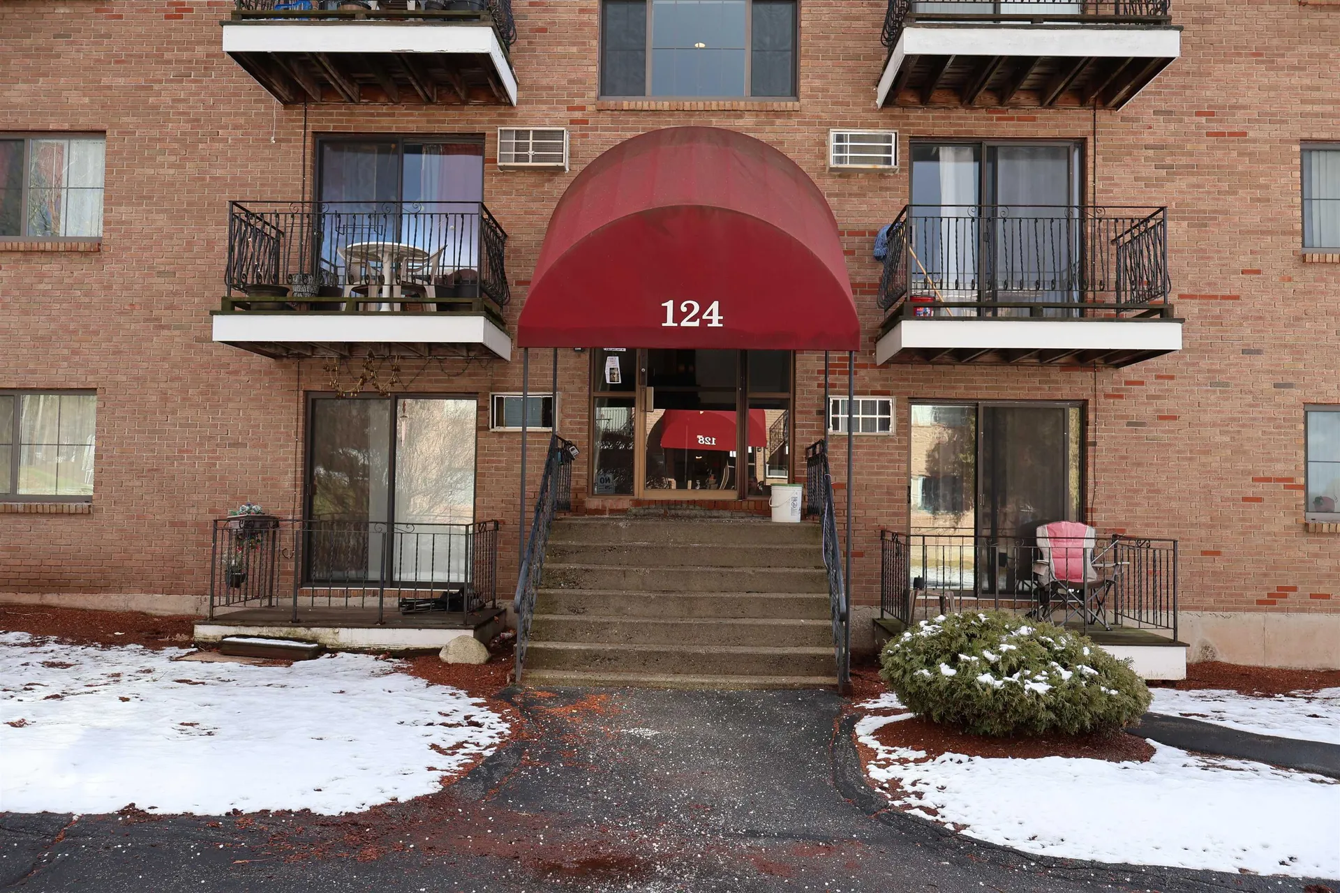 124 Mammoth Road Hooksett NH 03106