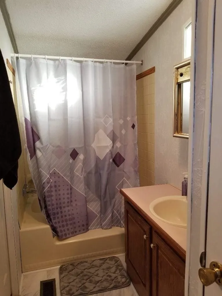83 Aspen Lane Hartford VT 05001