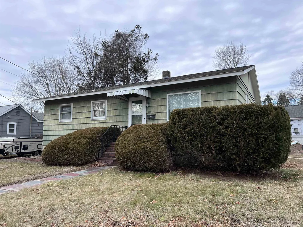 37 Clover Street Exeter NH 03833