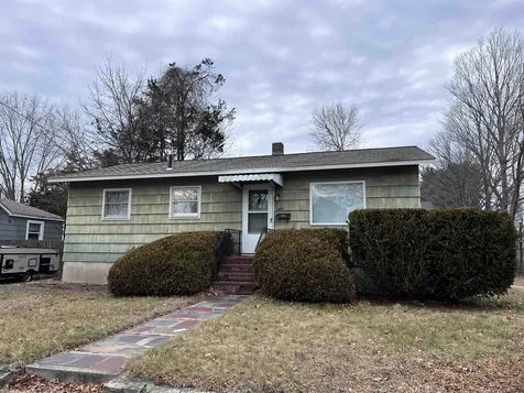 37 Clover Street Exeter NH 03833