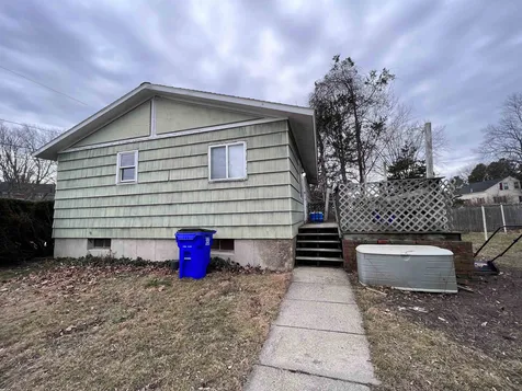 37 Clover Street Exeter NH 03833