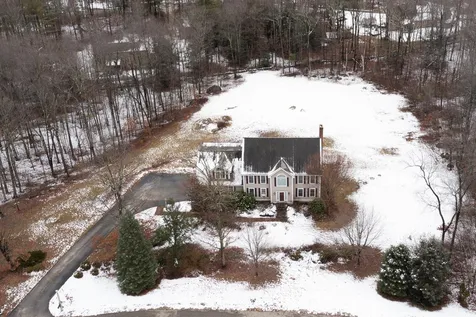 32 Ryan Road Auburn NH 03032