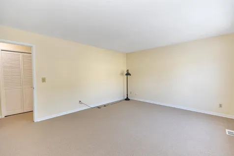 66 Preston Street Hillsborough NH 03244