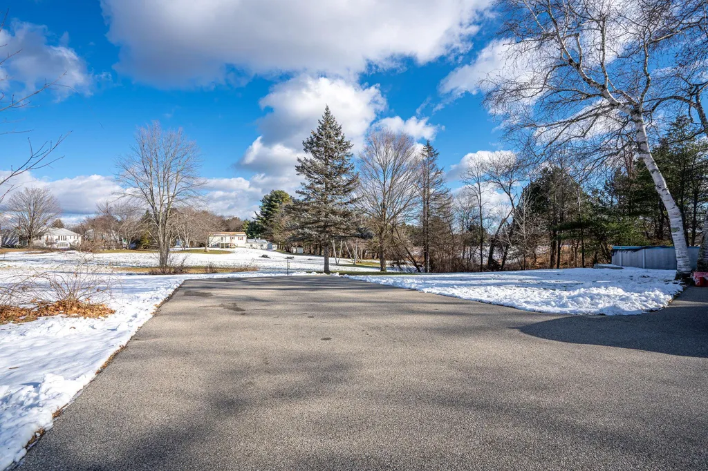 414 S Mammoth Road Manchester NH 03109
