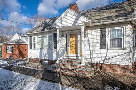414 S Mammoth Road Manchester NH 03109