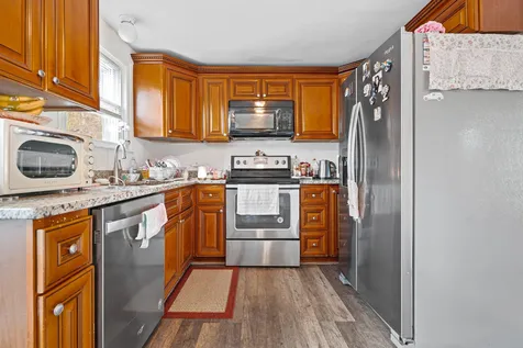 414 S Mammoth Road Manchester NH 03109
