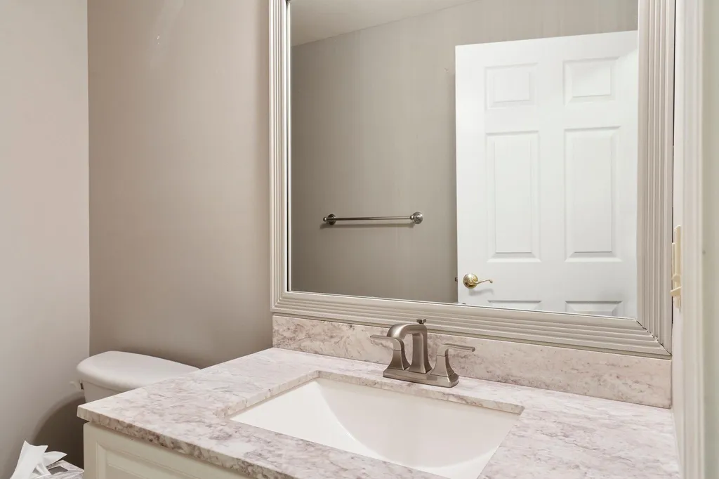 30 Lily Lane Lebanon NH 03784
