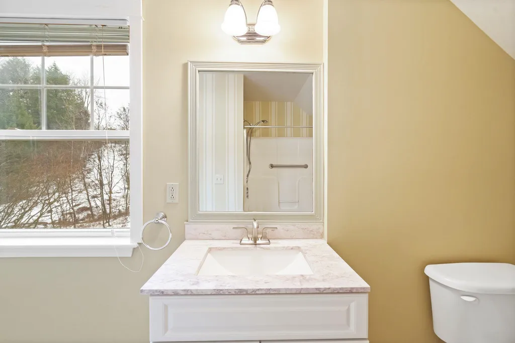 30 Lily Lane Lebanon NH 03784