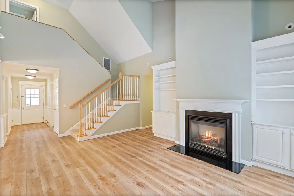 30 Lily Lane Lebanon NH 03784
