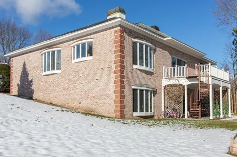 146 Highview Terrace Manchester NH 03104