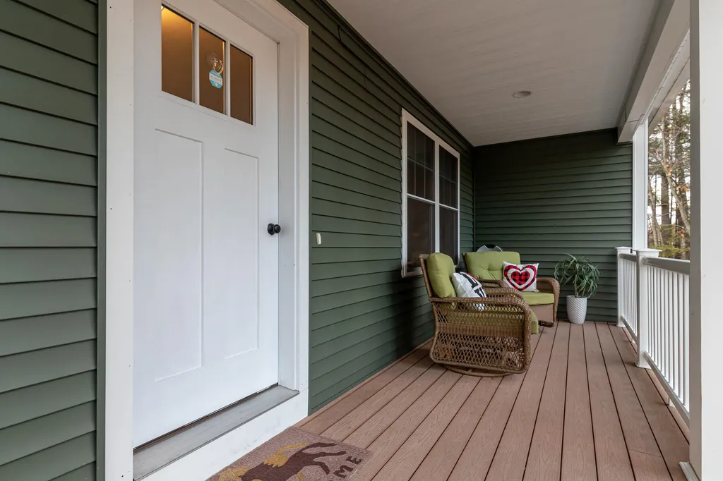 40 Tolend Road Barrington NH 03825