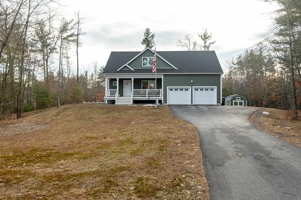 40 Tolend Road Barrington NH 03825