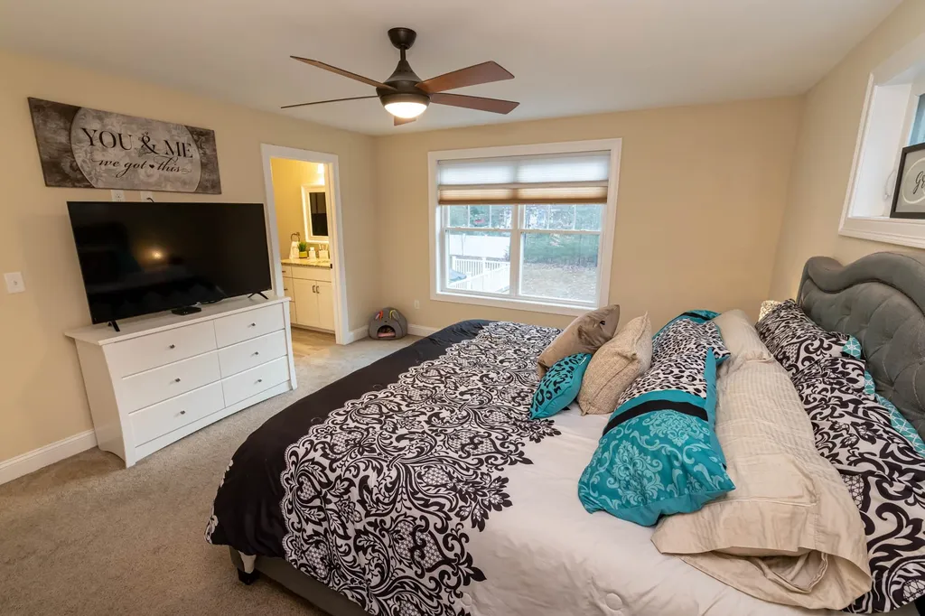 40 Tolend Road Barrington NH 03825