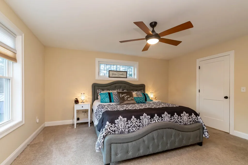 40 Tolend Road Barrington NH 03825