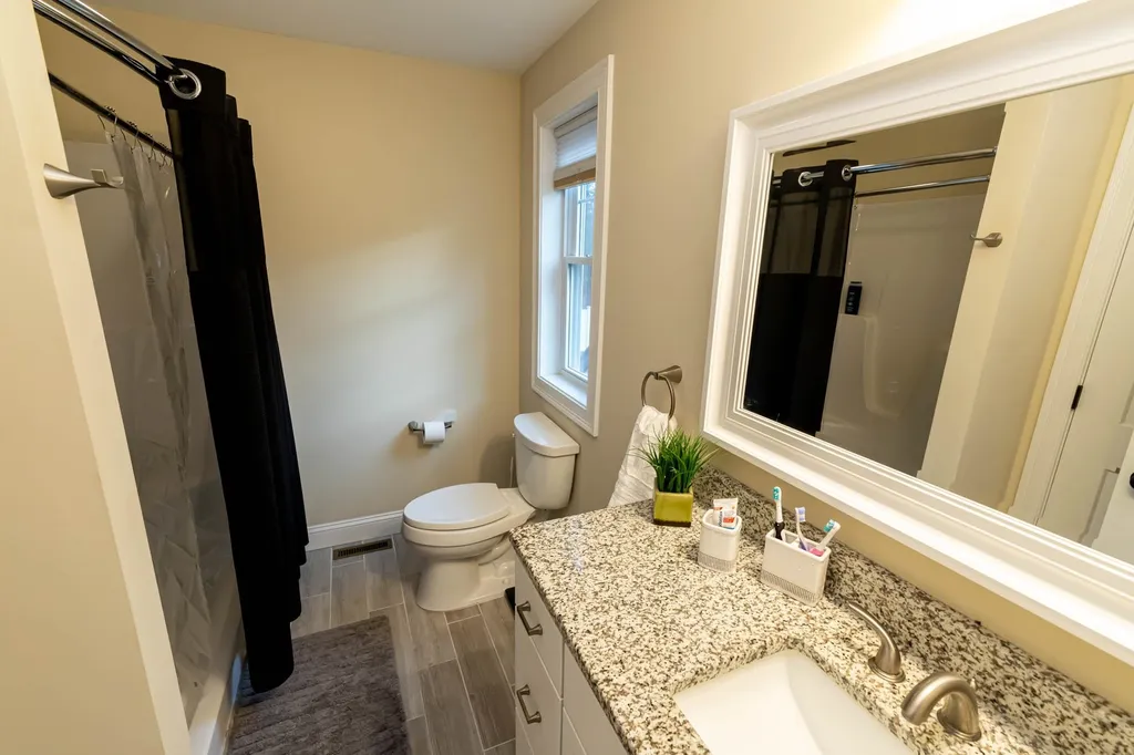 40 Tolend Road Barrington NH 03825