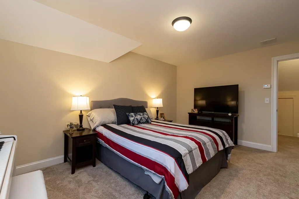 40 Tolend Road Barrington NH 03825