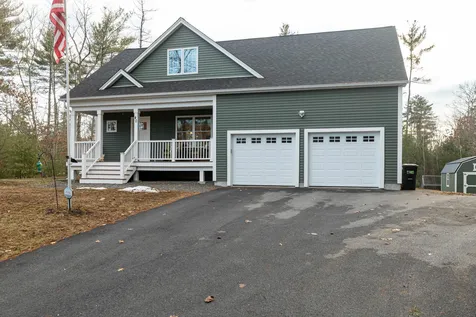40 Tolend Road Barrington NH 03825