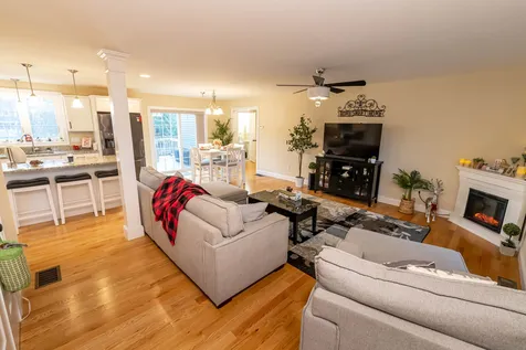 40 Tolend Road Barrington NH 03825