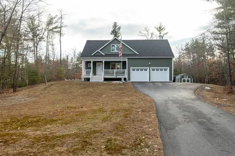 40 Tolend Road Barrington NH 03825