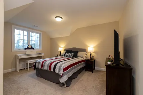 40 Tolend Road Barrington NH 03825