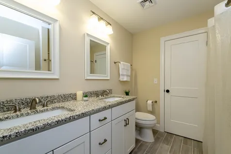 40 Tolend Road Barrington NH 03825