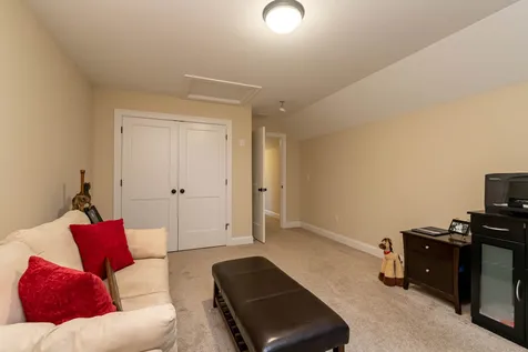 40 Tolend Road Barrington NH 03825