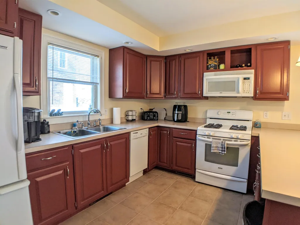 14 Belvidere Street Laconia NH 03246